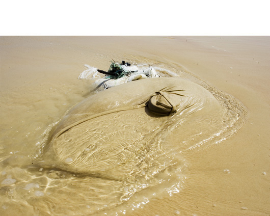 washed-up-clothing02.jpg